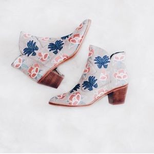 Rebecca Minkoff embroidered booties 8.5